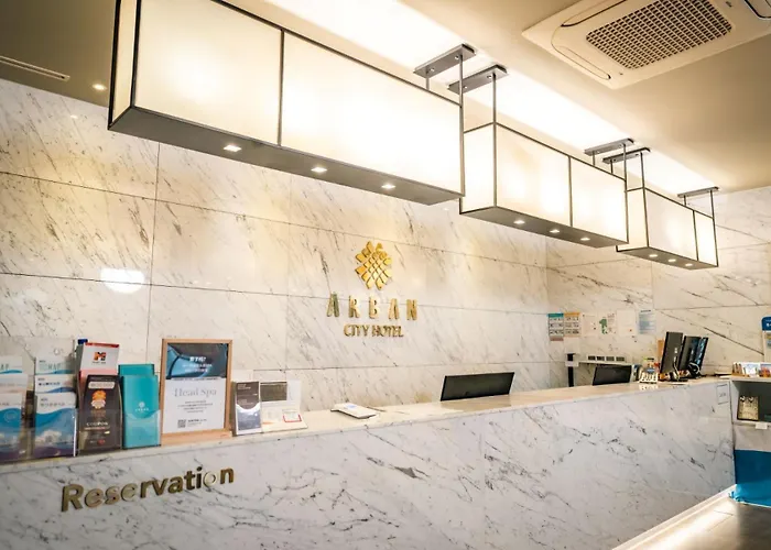 阿尔班市酒店 3*