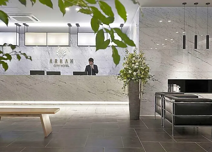 阿尔班市酒店 3*